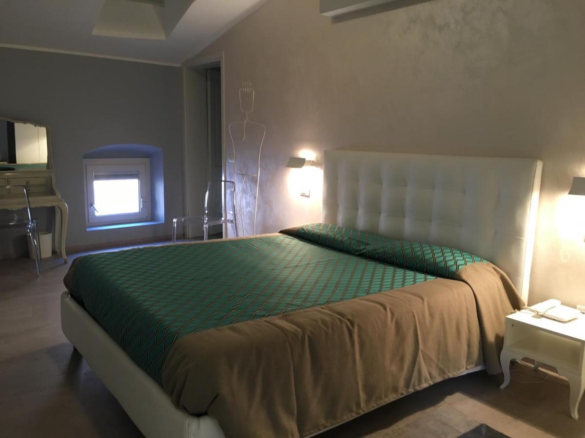 Alessi Hotel Trattoria ديسينسانو ديل غاردا المظهر الخارجي الصورة