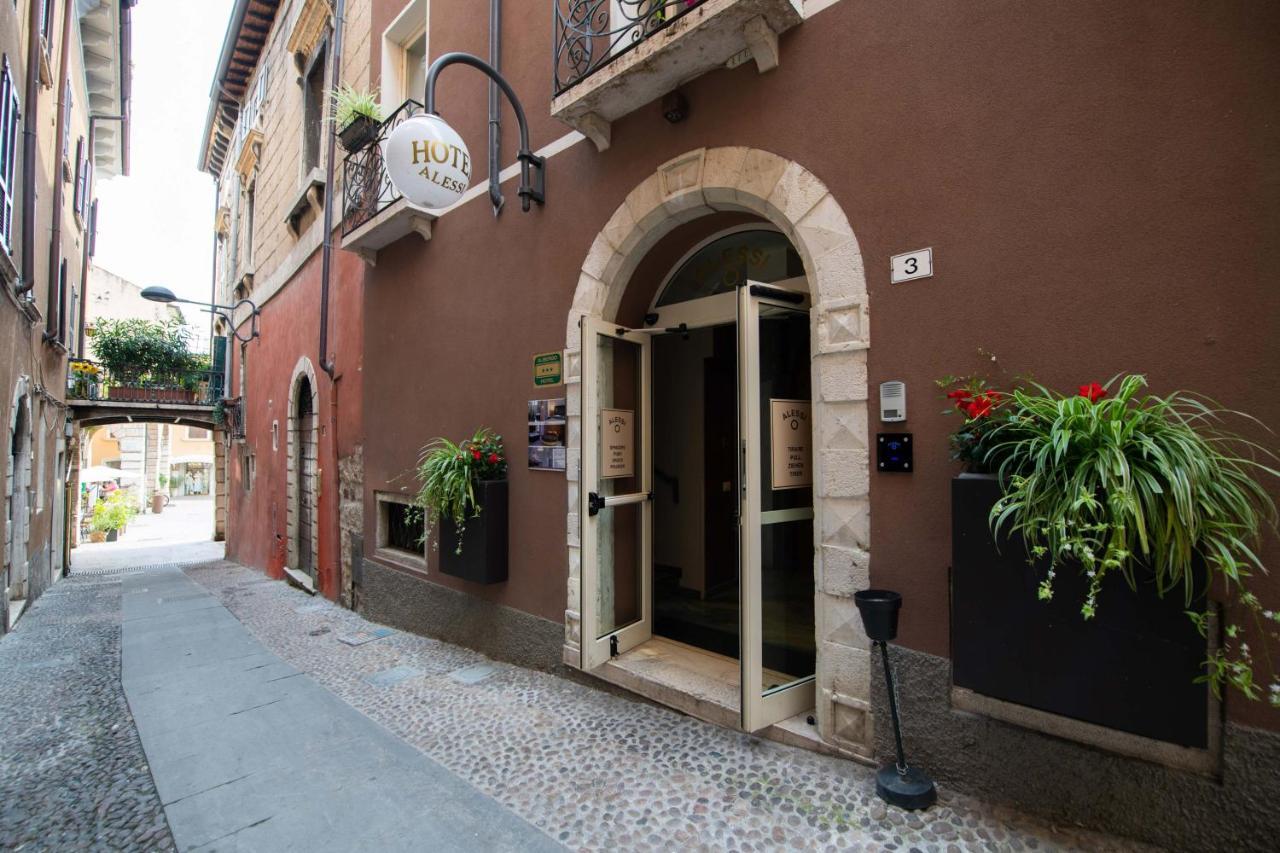 Alessi Hotel Trattoria ديسينسانو ديل غاردا المظهر الخارجي الصورة