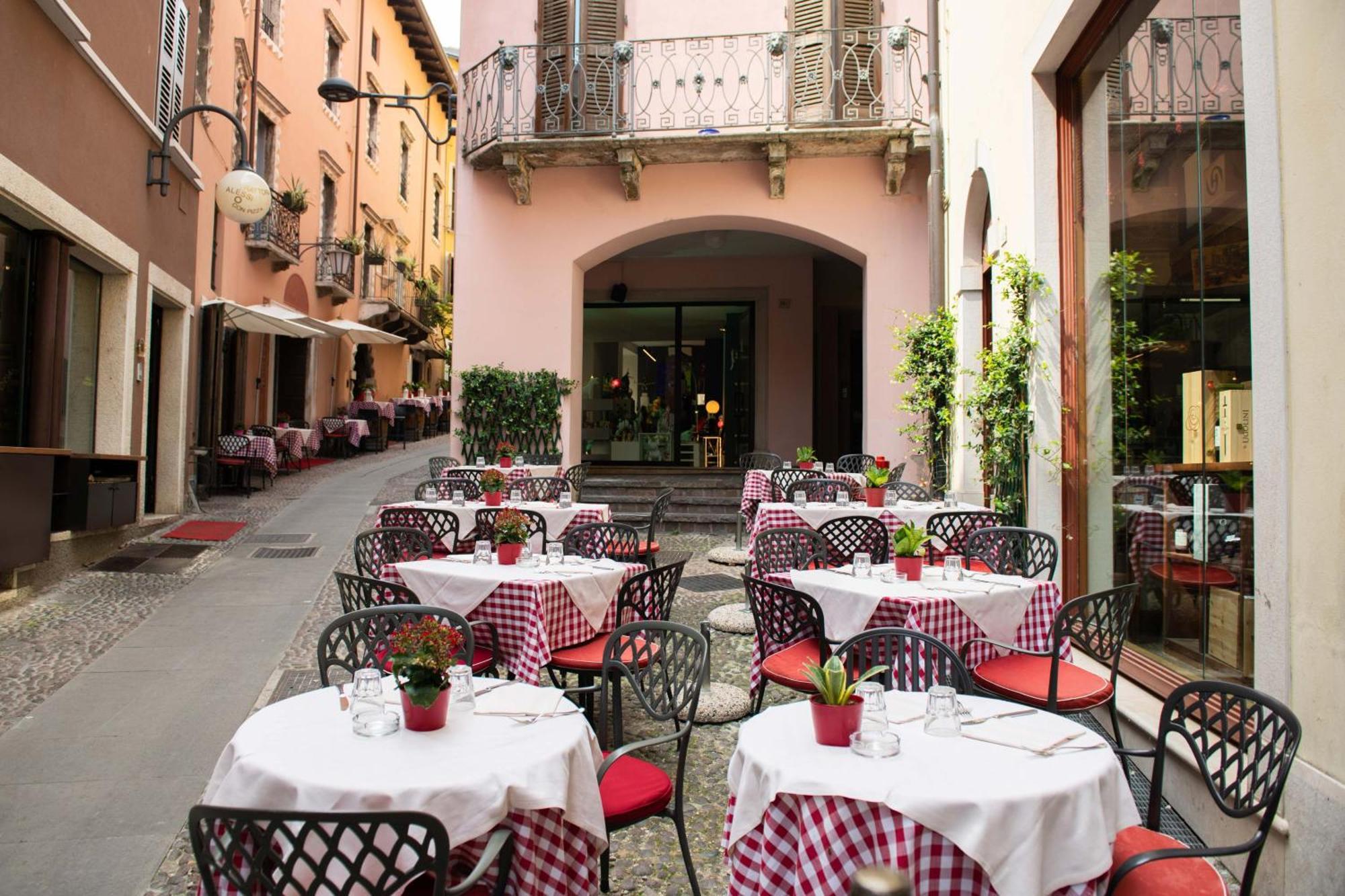 Alessi Hotel Trattoria ديسينسانو ديل غاردا المظهر الخارجي الصورة