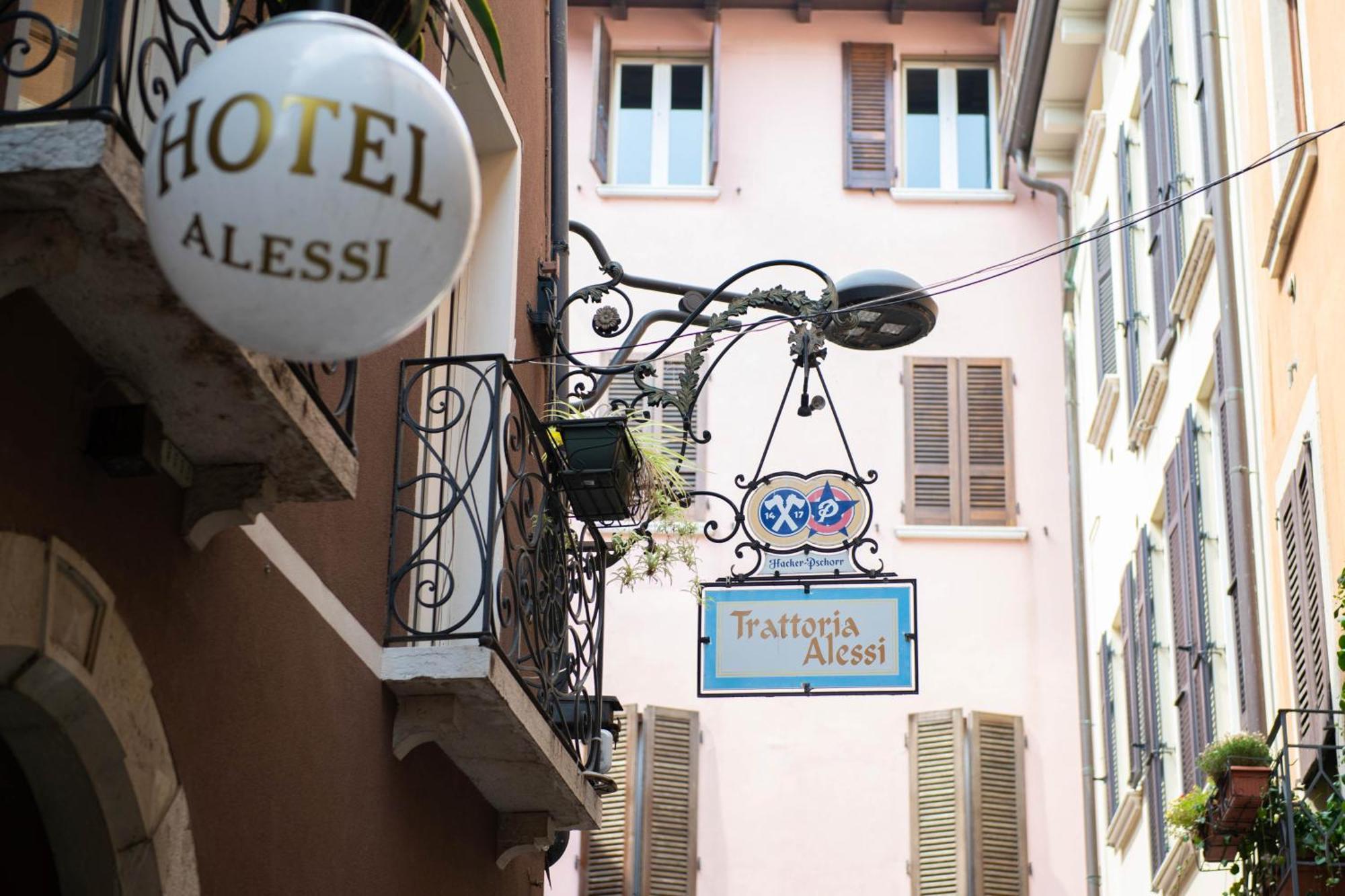 Alessi Hotel Trattoria ديسينسانو ديل غاردا المظهر الخارجي الصورة