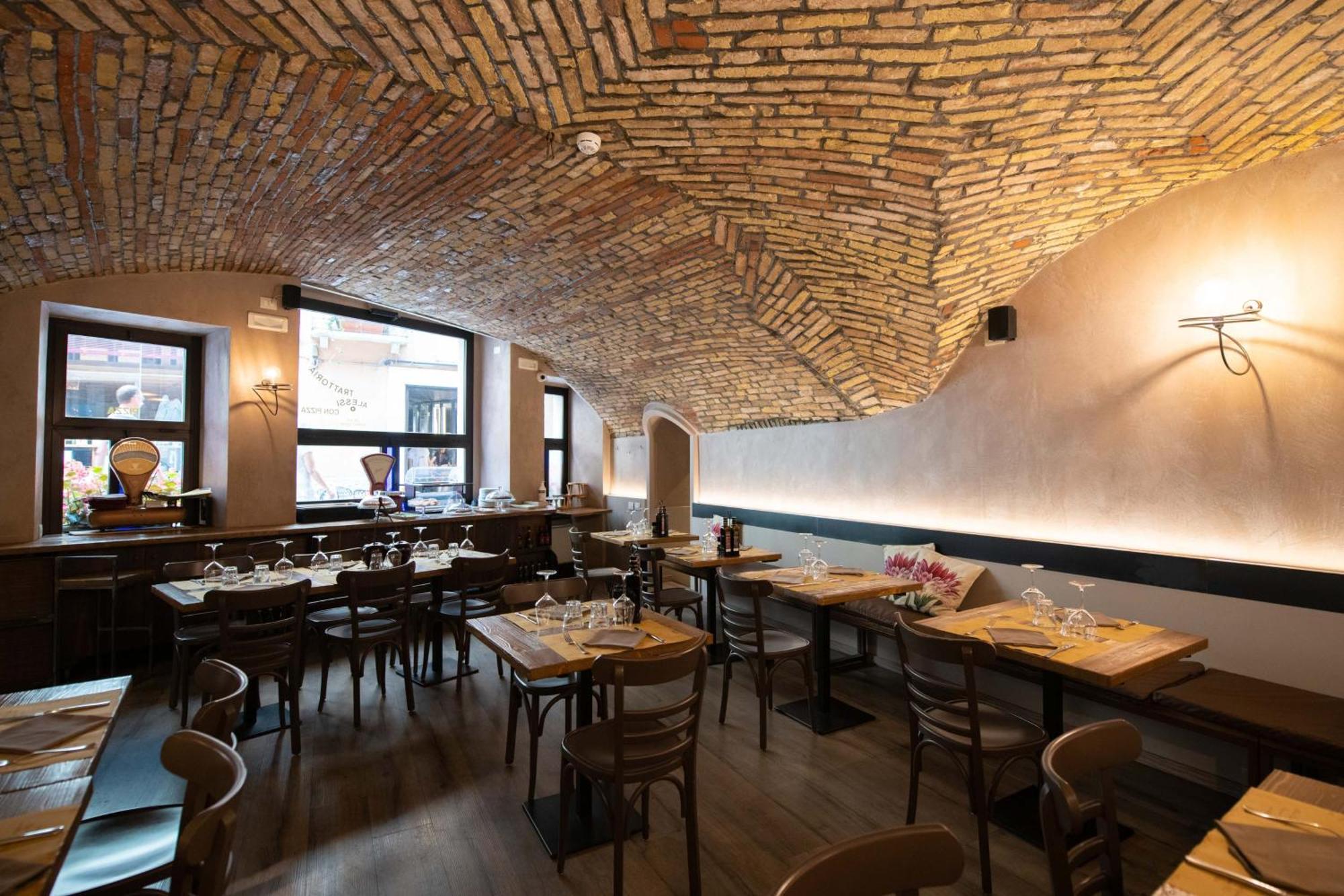 Alessi Hotel Trattoria ديسينسانو ديل غاردا المظهر الخارجي الصورة