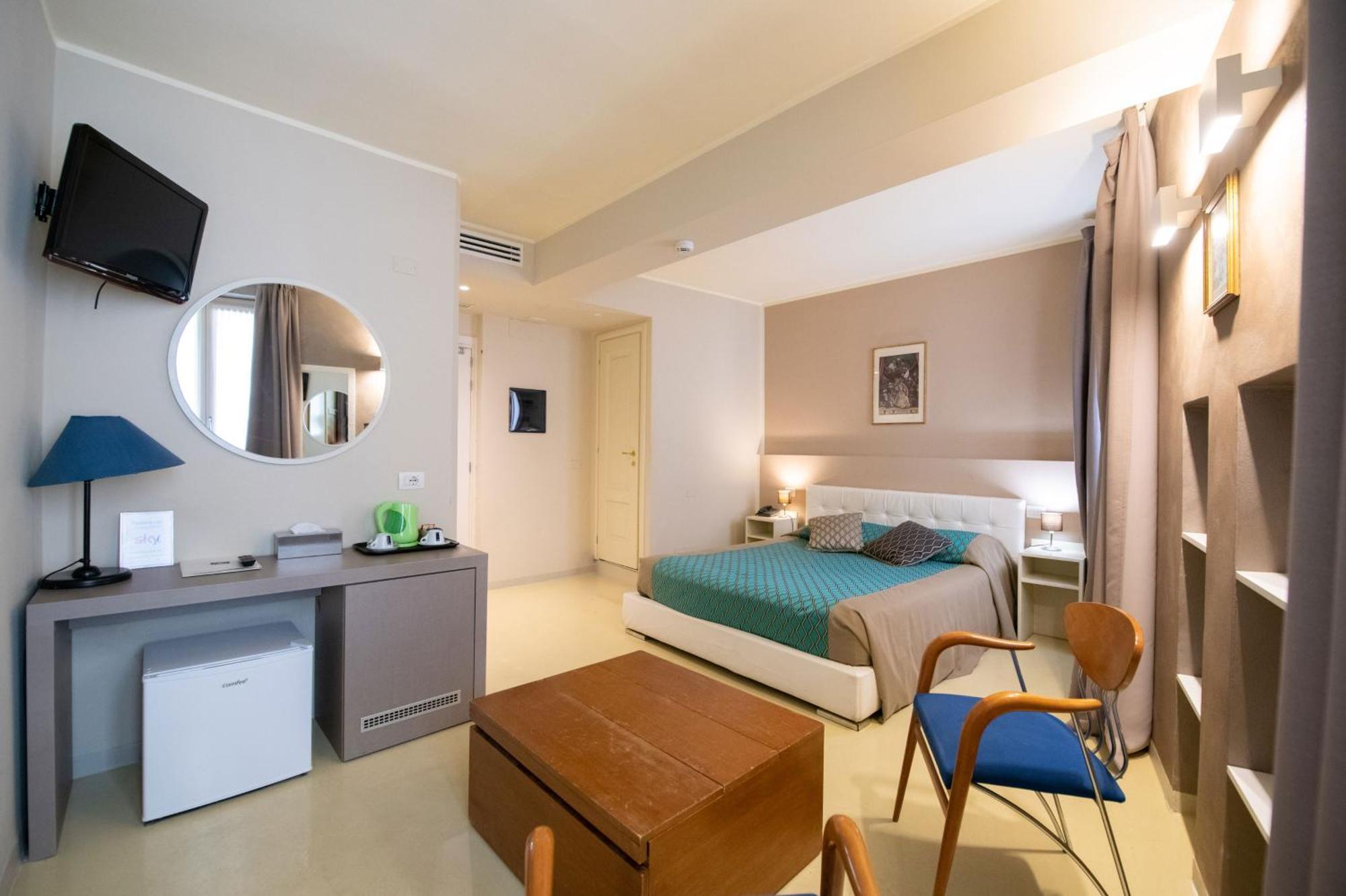 Alessi Hotel Trattoria ديسينسانو ديل غاردا المظهر الخارجي الصورة