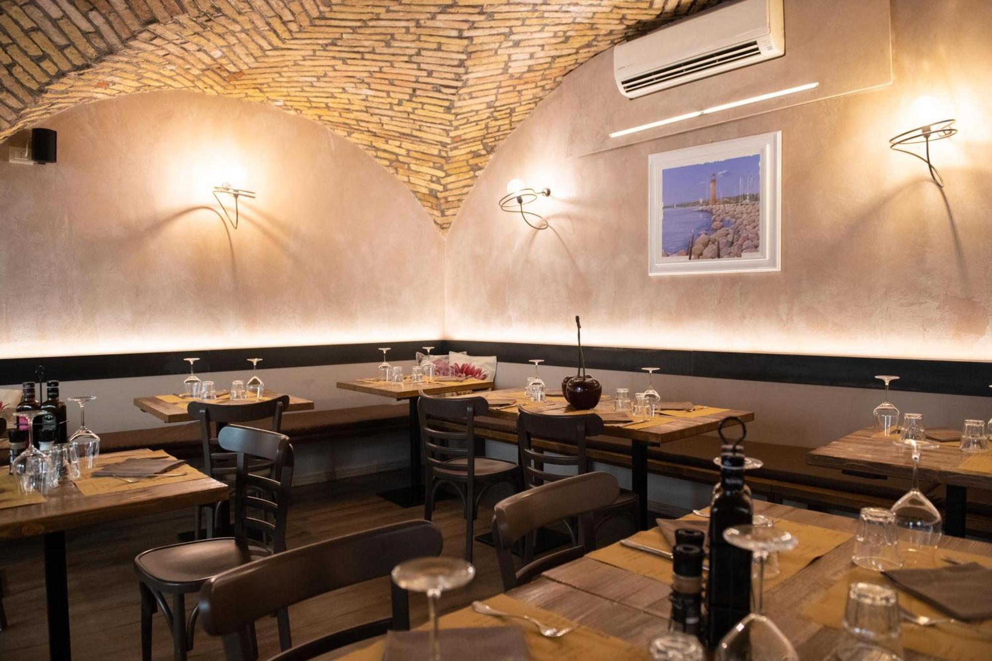 Alessi Hotel Trattoria ديسينسانو ديل غاردا المظهر الخارجي الصورة