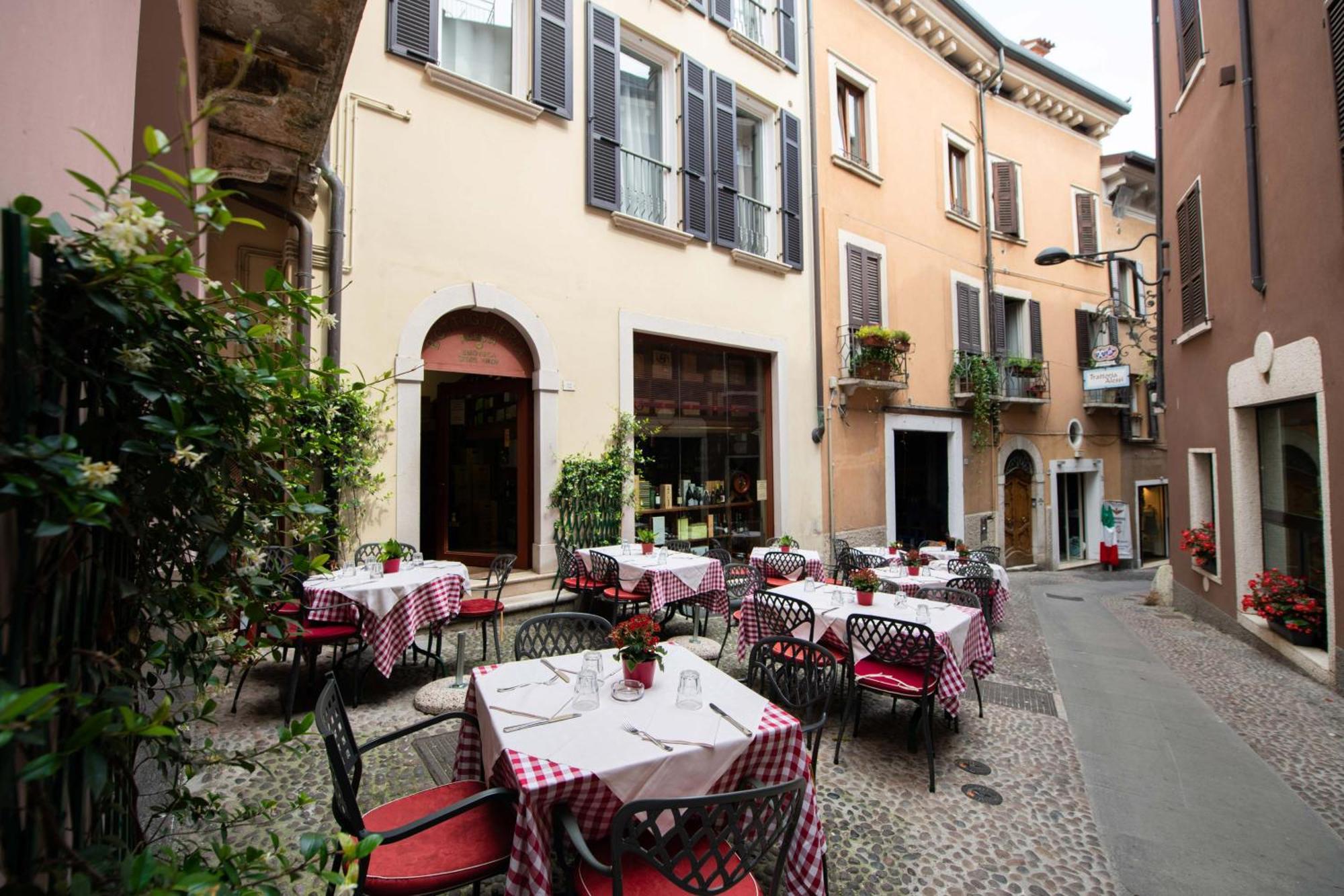 Alessi Hotel Trattoria ديسينسانو ديل غاردا المظهر الخارجي الصورة