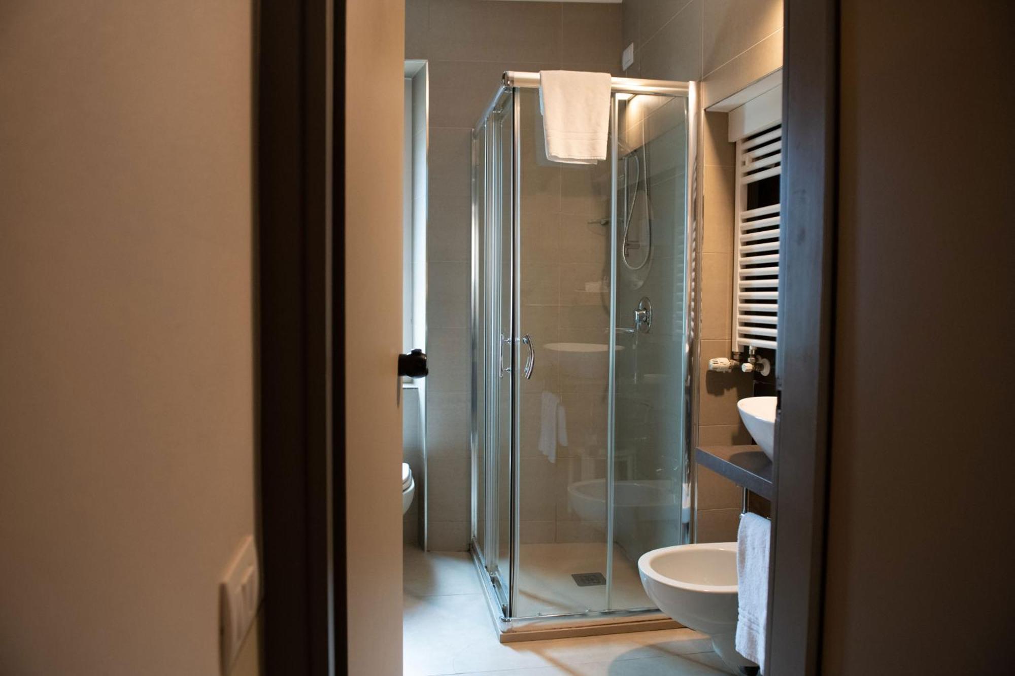 Alessi Hotel Trattoria ديسينسانو ديل غاردا المظهر الخارجي الصورة