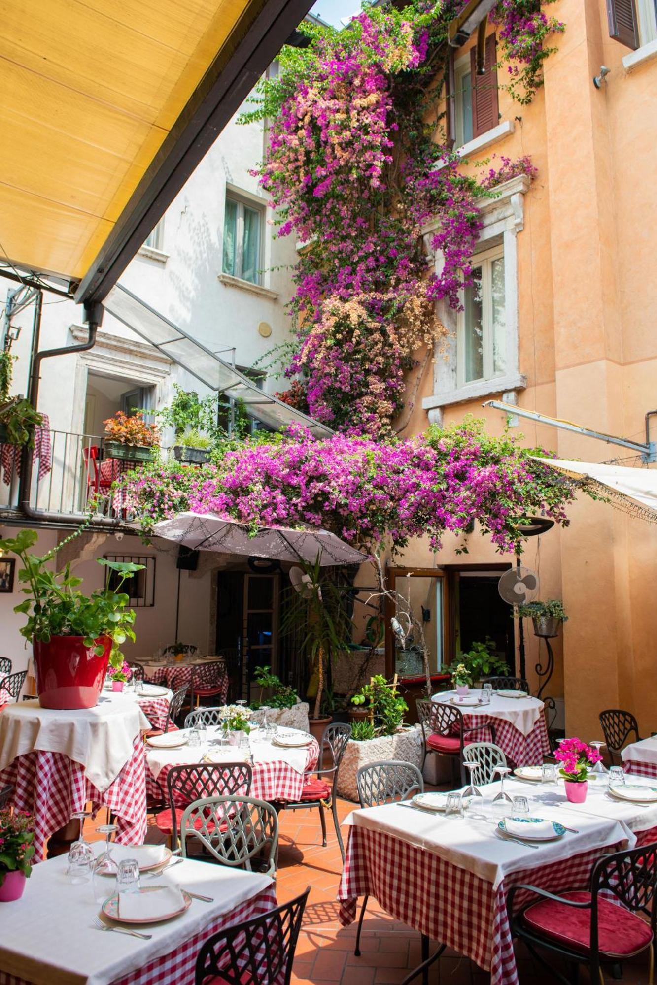Alessi Hotel Trattoria ديسينسانو ديل غاردا المظهر الخارجي الصورة